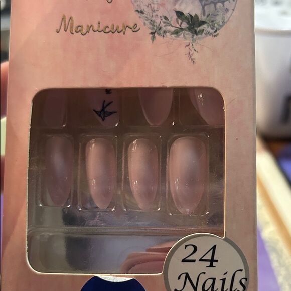 Assorted False Nail Sets - Picture 6 of 9